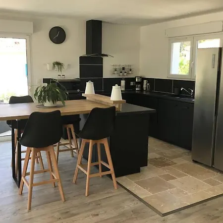 Casa de Férias Les Alizes Côté Piscine Proche Bord De