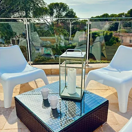 Les Alizes Côté Piscine Proche Bord De Casa de Férias *