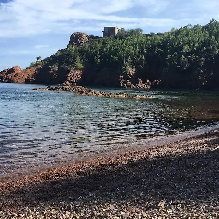 Casa de Férias Les Alizes Côté Piscine Proche Bord De Saint-Raphaël
