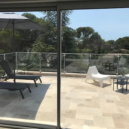 Casa vacanze A L'etage Avec Piscine Proche Bord De
